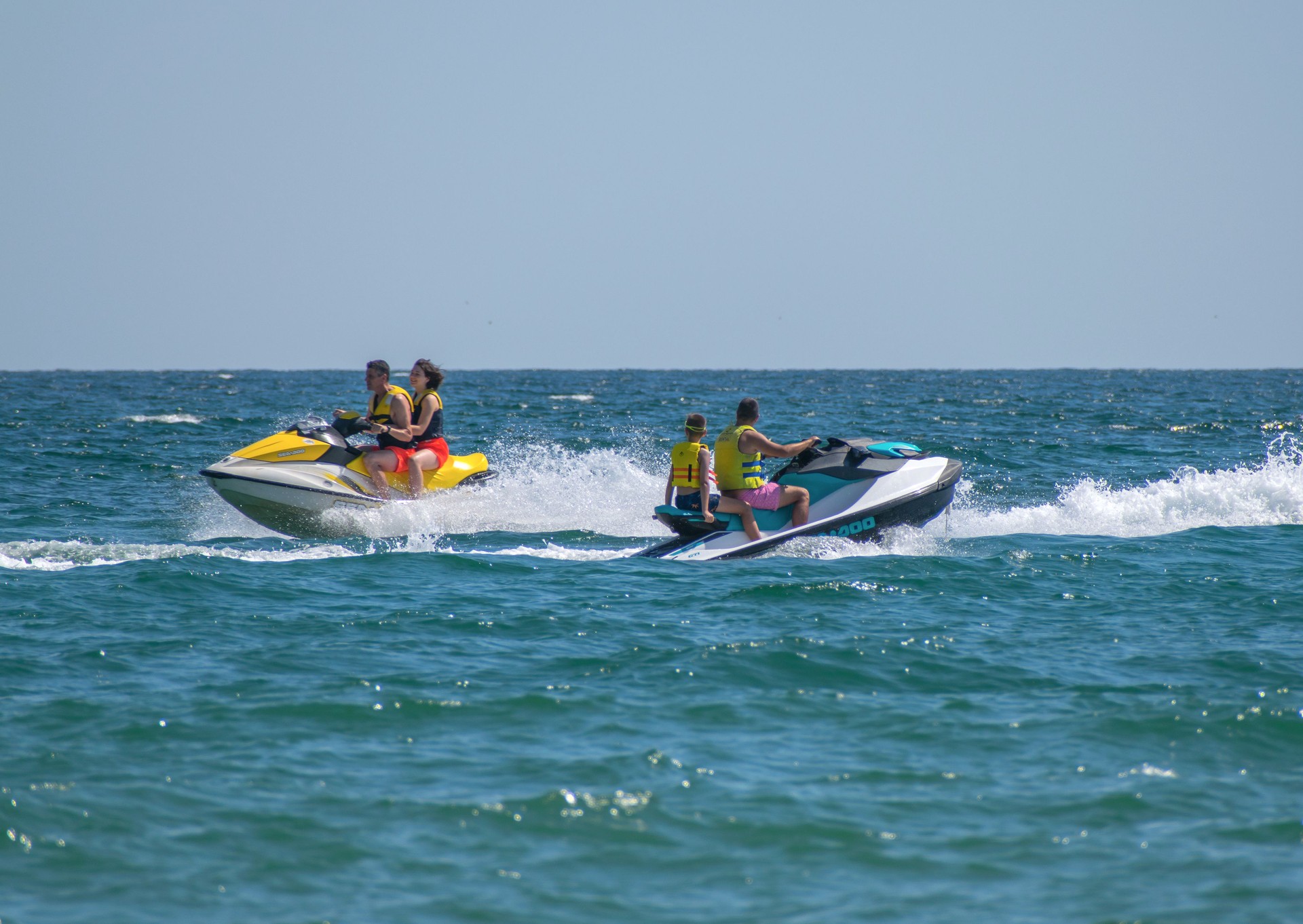 Fun and adrenaline at sea.